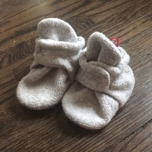 Fleece Zutano booties - gray - 6 months